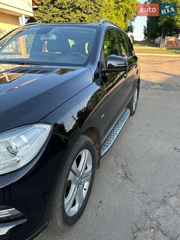 Позашляховик / Кросовер Mercedes-Benz M-Class 2012 в Путивлі