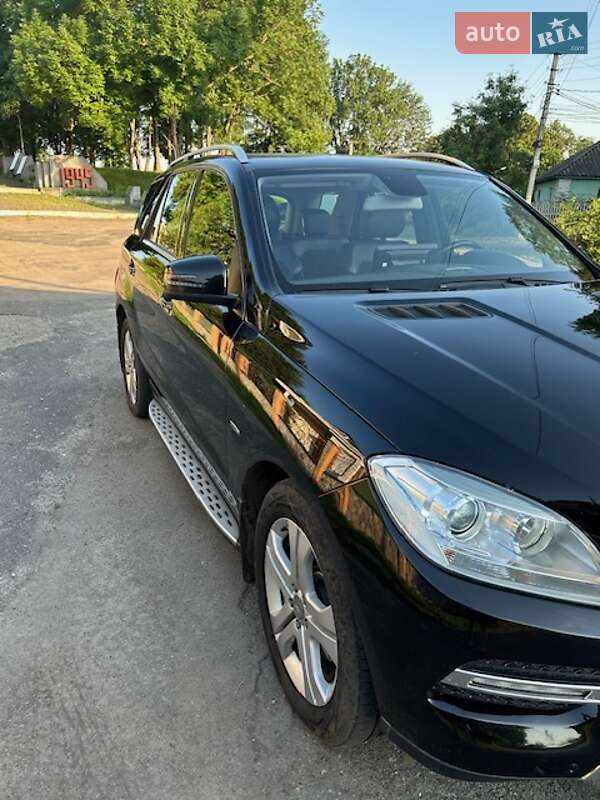 Позашляховик / Кросовер Mercedes-Benz M-Class 2012 в Путивлі