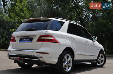 Позашляховик / Кросовер Mercedes-Benz M-Class 2013 в 
