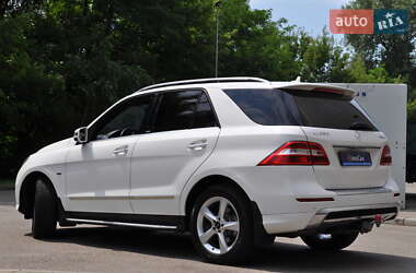 Позашляховик / Кросовер Mercedes-Benz M-Class 2013 в 