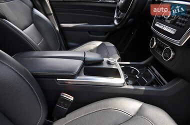 Позашляховик / Кросовер Mercedes-Benz M-Class 2013 в 
