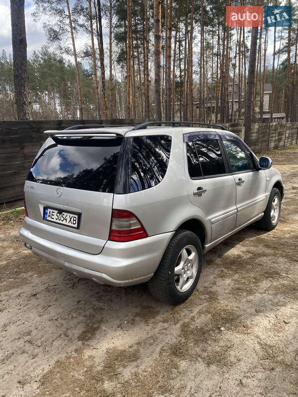Внедорожник / Кроссовер Mercedes-Benz M-Class 1999 в Киеве