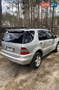 Внедорожник / Кроссовер Mercedes-Benz M-Class 1999 в 