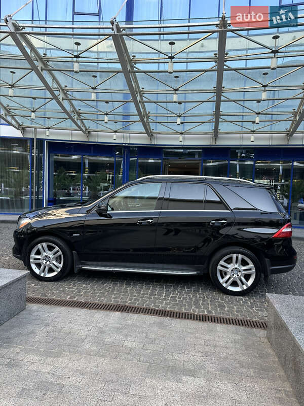 Позашляховик / Кросовер Mercedes-Benz M-Class 2012 в Одесі