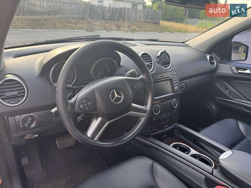 Позашляховик / Кросовер Mercedes-Benz M-Class 2011 в Києві
