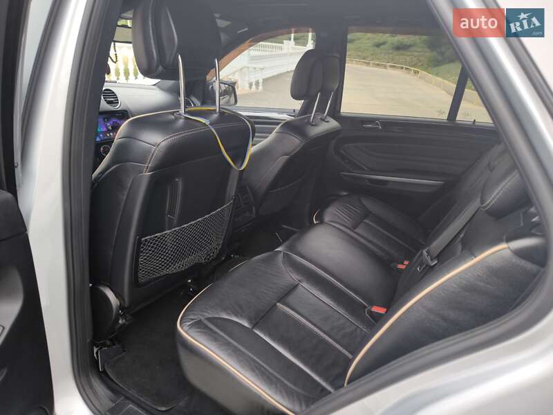 Позашляховик / Кросовер Mercedes-Benz M-Class 2010 в Одесі