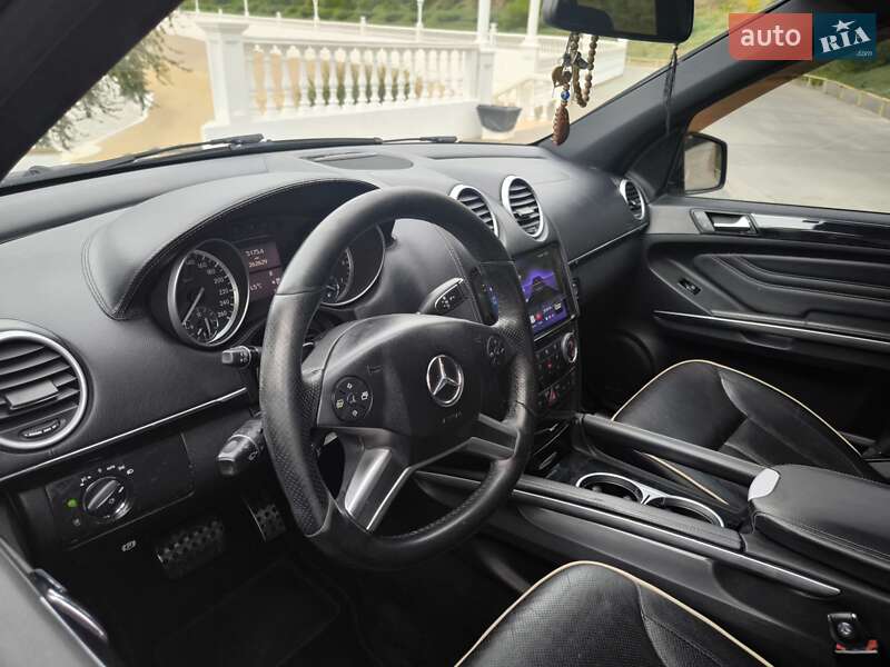 Позашляховик / Кросовер Mercedes-Benz M-Class 2010 в Одесі