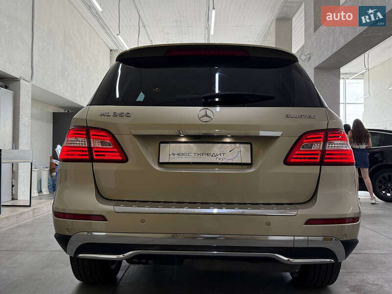 Внедорожник / Кроссовер Mercedes-Benz M-Class 2013 в Киеве