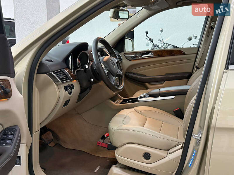 Внедорожник / Кроссовер Mercedes-Benz M-Class 2013 в Киеве