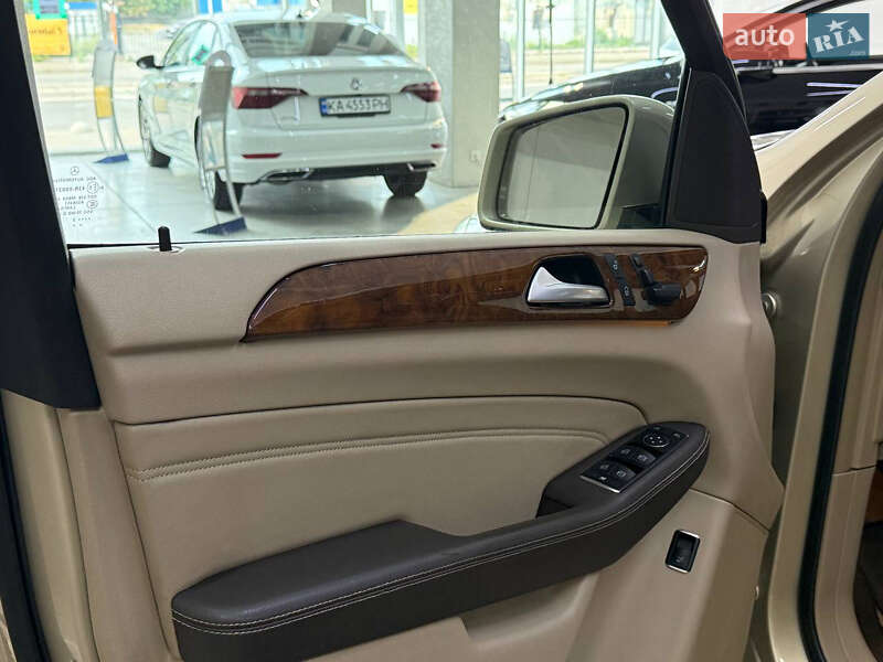 Внедорожник / Кроссовер Mercedes-Benz M-Class 2013 в Киеве