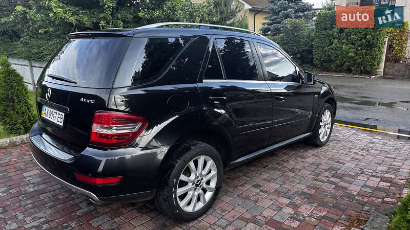 Позашляховик / Кросовер Mercedes-Benz M-Class 2011 в Києві