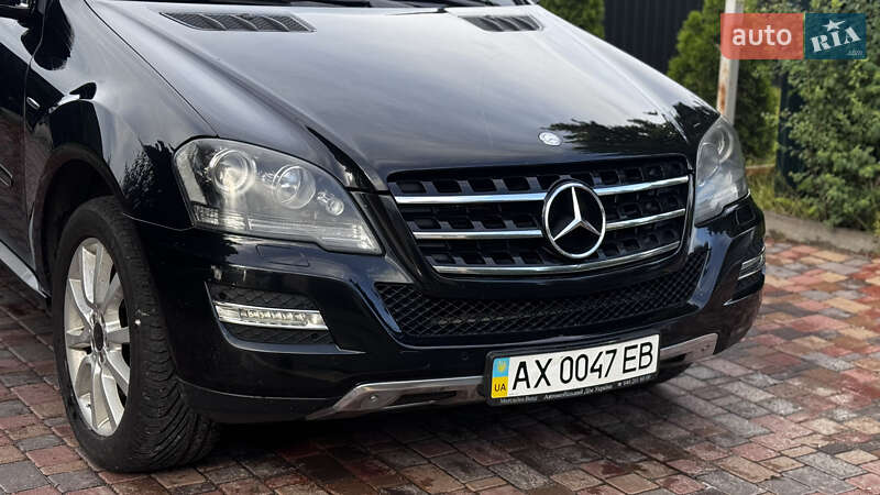 Позашляховик / Кросовер Mercedes-Benz M-Class 2011 в Києві