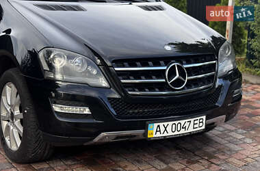 Внедорожник / Кроссовер Mercedes-Benz M-Class 2011 в 