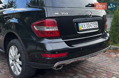 Внедорожник / Кроссовер Mercedes-Benz M-Class 2011 в 