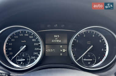 Внедорожник / Кроссовер Mercedes-Benz M-Class 2011 в 