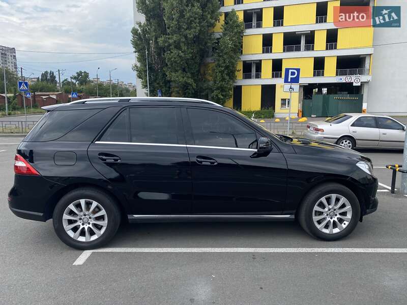 Позашляховик / Кросовер Mercedes-Benz M-Class 2013 в Києві