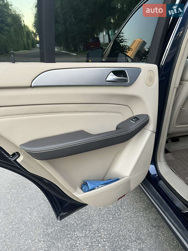 Внедорожник / Кроссовер Mercedes-Benz M-Class 2014 в Киеве
