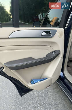 Позашляховик / Кросовер Mercedes-Benz M-Class 2014 в 