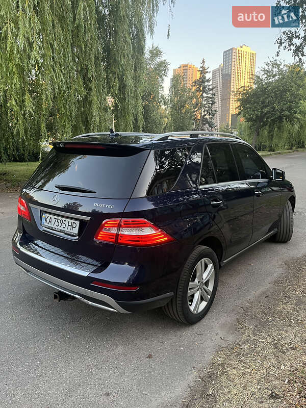 Внедорожник / Кроссовер Mercedes-Benz M-Class 2014 в Киеве