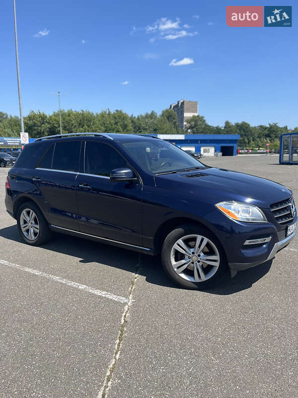 Внедорожник / Кроссовер Mercedes-Benz M-Class 2014 в Киеве