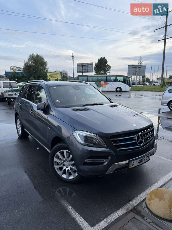 Позашляховик / Кросовер Mercedes-Benz M-Class 2012 в Києві