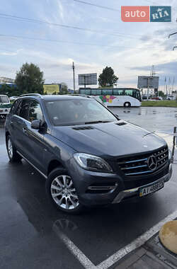 Позашляховик / Кросовер Mercedes-Benz M-Class 2012 в 