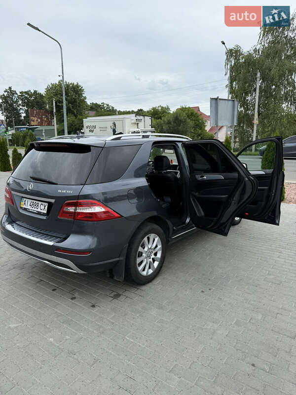 Позашляховик / Кросовер Mercedes-Benz M-Class 2012 в Києві