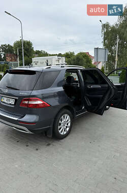 Позашляховик / Кросовер Mercedes-Benz M-Class 2012 в 