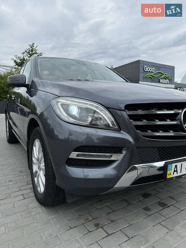Позашляховик / Кросовер Mercedes-Benz M-Class 2012 в Києві