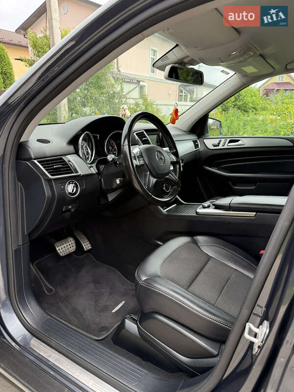 Позашляховик / Кросовер Mercedes-Benz M-Class 2012 в Києві