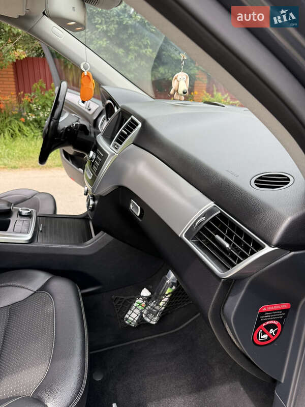 Позашляховик / Кросовер Mercedes-Benz M-Class 2012 в Києві