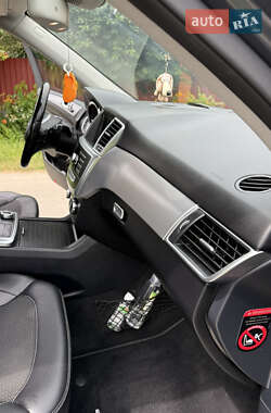 Позашляховик / Кросовер Mercedes-Benz M-Class 2012 в 