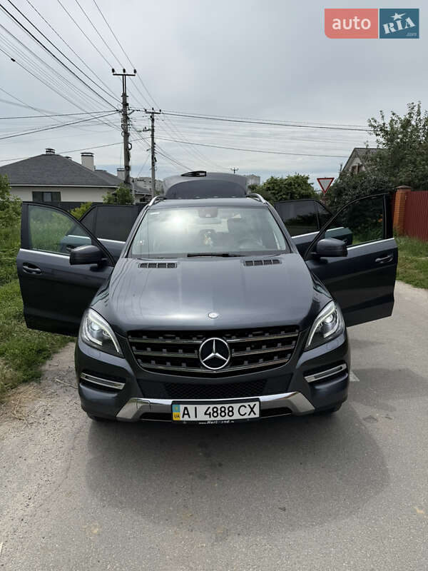 Позашляховик / Кросовер Mercedes-Benz M-Class 2012 в Києві