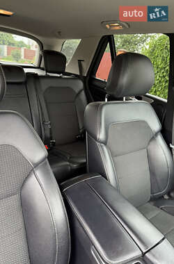 Позашляховик / Кросовер Mercedes-Benz M-Class 2012 в 