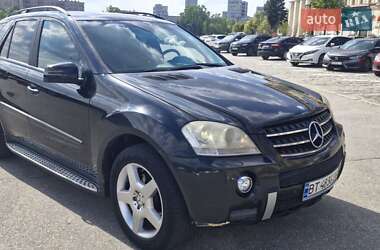 Позашляховик / Кросовер Mercedes-Benz M-Class 2006 в 