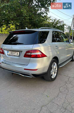 Внедорожник / Кроссовер Mercedes-Benz M-Class 2014 в 