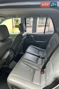 Позашляховик / Кросовер Mercedes-Benz M-Class 2004 в 