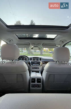 Позашляховик / Кросовер Mercedes-Benz M-Class 2013 в 