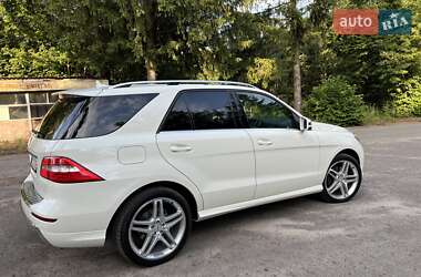 Внедорожник / Кроссовер Mercedes-Benz M-Class 2013 в 