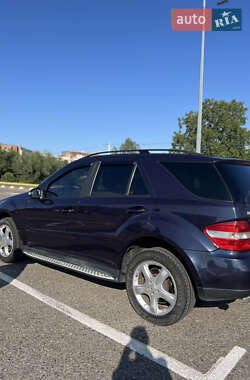 Позашляховик / Кросовер Mercedes-Benz M-Class 2005 в 