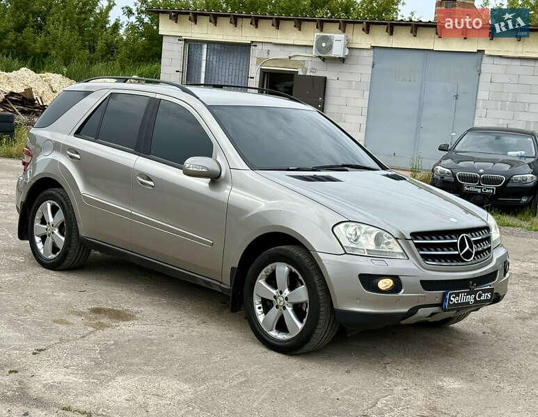 Внедорожник / Кроссовер Mercedes-Benz M-Class 2005 в Ровно