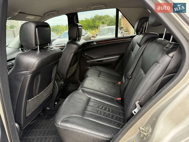 Внедорожник / Кроссовер Mercedes-Benz M-Class 2005 в Ровно