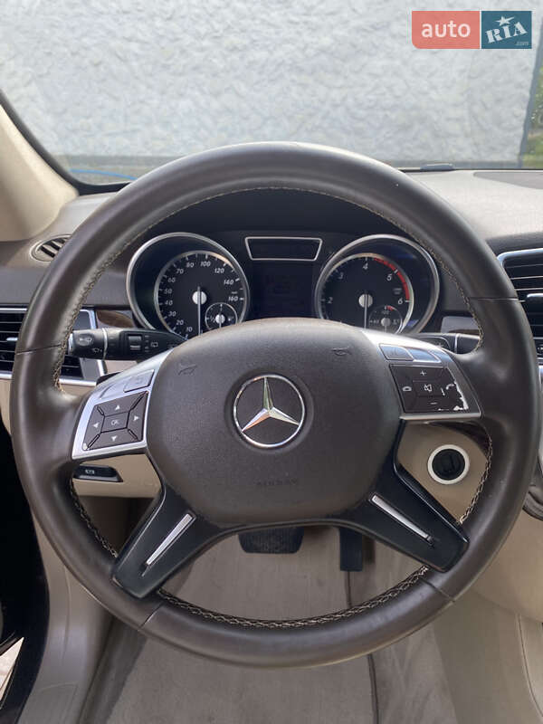Позашляховик / Кросовер Mercedes-Benz M-Class 2013 в Косові
