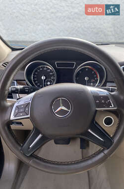 Позашляховик / Кросовер Mercedes-Benz M-Class 2013 в 