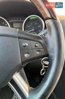 Внедорожник / Кроссовер Mercedes-Benz M-Class 2006 в 