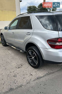 Позашляховик / Кросовер Mercedes-Benz M-Class 2008 в 