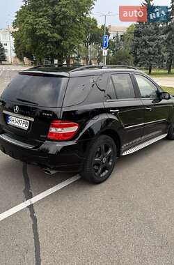 Внедорожник / Кроссовер Mercedes-Benz M-Class 2007 в 