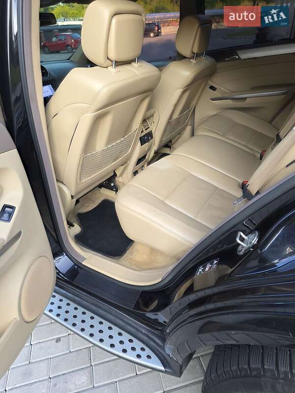 Позашляховик / Кросовер Mercedes-Benz M-Class 2006 в Рівному