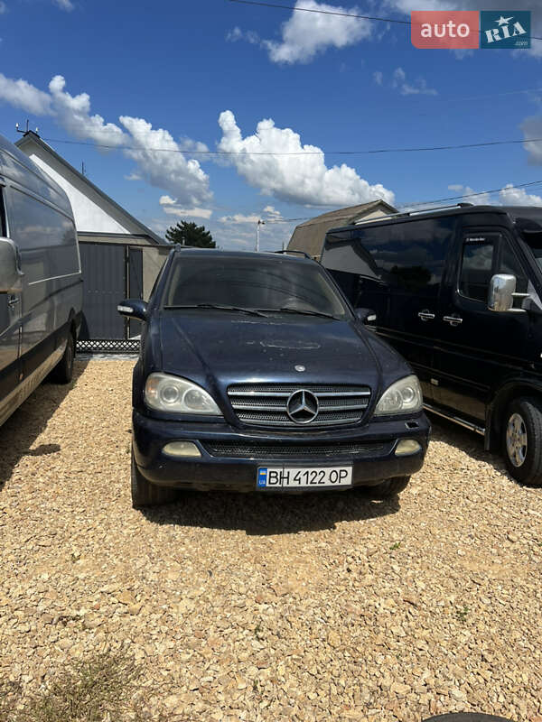 Mercedes-Benz M-Class 2001