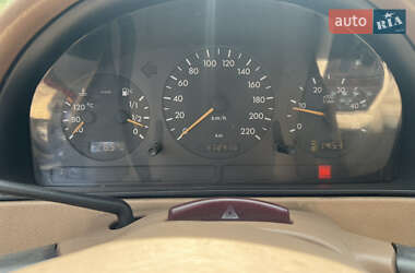 Внедорожник / Кроссовер Mercedes-Benz M-Class 2001 в 
